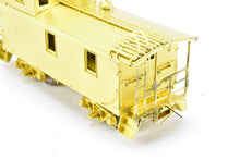 Load image into Gallery viewer, HO Brass W&amp;R Enterprises NP - Northern Pacific 24&#39; Wood Caboose #1700 Series
