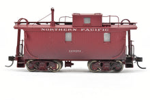 Load image into Gallery viewer, HO Brass PFM - United NP - Northern Pacific Wood Caboose CP #1689 WRONG BOX
