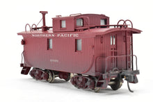 Load image into Gallery viewer, HO Brass PFM - United NP - Northern Pacific Wood Caboose CP #1689 WRONG BOX
