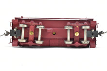 Load image into Gallery viewer, HO Brass PFM - United NP - Northern Pacific Wood Caboose CP #1689 WRONG BOX
