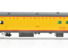 Load image into Gallery viewer, HO Brass Soho MILW - Milwaukee Road #1226 Baggage-RPO Custom Painted
