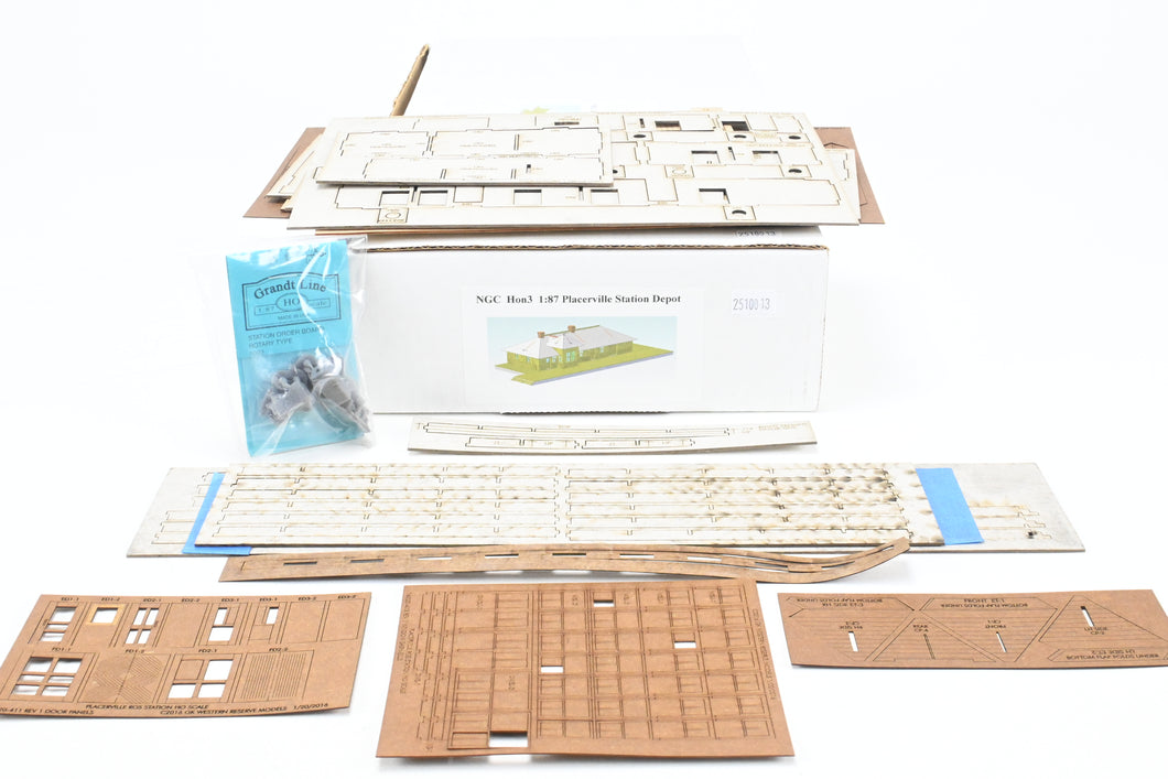 HOn3 Narrow Gauge Colorado #050616 RGS - Rio Grande Southern Placerville Station Depot Kit