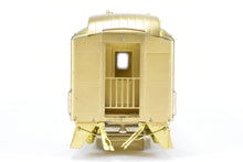 Load image into Gallery viewer, HO Brass Oriental Limited GN - Great Northern Empire Builder 2nd Class Coach #646-667
