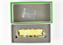 Load image into Gallery viewer, HO Brass OMI - Overland Models, Inc. CPR - Canadian Pacific Slab Side Covered Hopper SC-20 C194A Version
