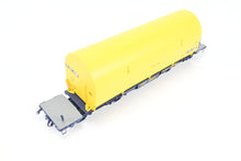 Load image into Gallery viewer, HO Brass CON OMI - Overland Models, Inc. CSXT - CSX Transportation NASA Shuttle Solid Rocket Motor Rail Car Factory Painted No. 600513
