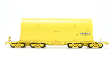 Load image into Gallery viewer, HO Brass CON OMI - Overland Models, Inc. FEC - Florida East Coast NASA Shuttle Solid Rocket Motor Rail Car Factory Painted No. 100
