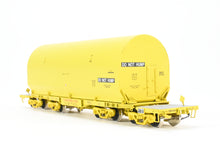Load image into Gallery viewer, HO Brass CON OMI - Overland Models, Inc. FEC - Florida East Coast NASA Shuttle Solid Rocket Motor Rail Car Factory Painted No. 100

