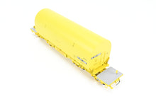 Load image into Gallery viewer, HO Brass CON OMI - Overland Models, Inc. FEC - Florida East Coast NASA Shuttle Solid Rocket Motor Rail Car Factory Painted No. 100
