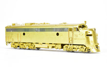 Load image into Gallery viewer, HO Brass OMI - Overland Models Inc. NH - New Haven EMD FL-9 #2030-2059
