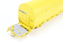 Load image into Gallery viewer, HO Brass CON OMI - Overland Models, Inc. FEC - Florida East Coast NASA Shuttle Solid Rocket Motor Rail Car Factory Painted No. 100
