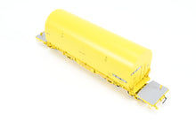 Load image into Gallery viewer, HO Brass CON OMI - Overland Models, Inc. UP - Union Pacific NASA Shuttle Solid Rocket Motor Rail Car Factory Painted No. 50029
