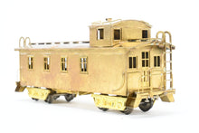 Load image into Gallery viewer, HO Brass Signal House Models, Inc. CB&amp;Q - Burlington Route Wood Caboose
