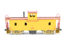 Load image into Gallery viewer, O Brass U.S. Hobbies UP - Union Pacific CA-4 Steel Cupola Caboose CP No. 3821
