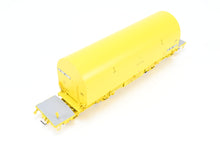 Load image into Gallery viewer, HO Brass CON OMI - Overland Models, Inc. UP - Union Pacific NASA Shuttle Solid Rocket Motor Rail Car Factory Painted No. 50029
