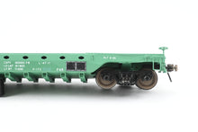 Load image into Gallery viewer, HO Brass Railworks PC - Penn Central F-49 Well Flat Car Factory Painted No. 768157
