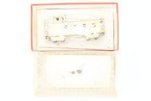 Load image into Gallery viewer, HO Brass Signal House Models, Inc. CB&amp;Q - Burlington Route Wood Caboose
