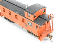 Load image into Gallery viewer, HO Brass Signal House Models, Inc. CB&amp;Q - Burlington Route Wood Caboose Custom Painted
