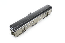 Load image into Gallery viewer, HO Brass Oriental Limited GN - Great Northern HW 60 Foot RPO #25-36 Custom Painted NP - Northern Pacific 95
