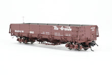 Load image into Gallery viewer, HOn3 Blackstone Models D&amp;RGW - Denver &amp; Rio Grande Western Drop Bottom Gondola Flying Grande Herald No. 882
