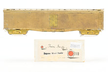 Load image into Gallery viewer, HO Brass Trains Inc. REA - Railway Express Agency 50&#39; Wood Express Reefer
