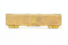 Load image into Gallery viewer, HO Brass Trains Inc. Various Roads REA - Railway Express Agency 50&#39; Wood Express Reefer
