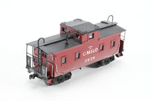 Load image into Gallery viewer, HO Brass Hallmark Models GM&amp;O - Gulf Mobile &amp; Ohio Wood Sheathed Caboose CP No. 2829 w/ Light Weathering
