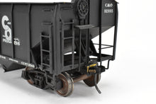 Load image into Gallery viewer, O Brass Max Gray C&amp;O – Chesapeake &amp; Ohio ACF Welded 70-Ton Tripple Hopper Custom Painted 92885
