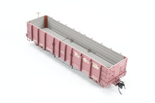Load image into Gallery viewer, HOn3 Blackstone Models D&amp;RGW - Denver &amp; Rio Grande Western High Side Gondola Flying Grande Herald No. 9206
