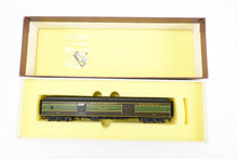 Load image into Gallery viewer, HO Brass W&amp;R Enterprises NP - Northern Pacific Baggage Car Nos. 1500 - 1515 Factory Painted 1946 NCL Scheme No. 1504
