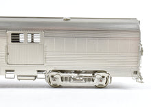 Load image into Gallery viewer, HO Brass W&amp;R Enterprises ATSF - Santa Fe Baggage-Mail Car No&#39;s 3404 - 3408
