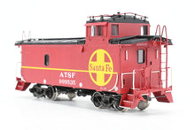 Load image into Gallery viewer, HO Brass CIL - Challenger Imports AT&amp;SF - Santa Fe Caboose Class CE-2 Peaked Roof FP No. 999535 1966-75 Version
