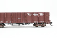 Load image into Gallery viewer, HOn3 Blackstone Models D&amp;RGW - Denver &amp; Rio Grande Western High Side Gondola Flying Grande Herald No. 1012
