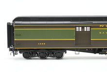 Load image into Gallery viewer, HO Brass W&amp;R Enterprises NP - Northern Pacific Baggage Auto Car Nos. 1587 - 1591 Factory Painted 1946 NCL No. 1589

