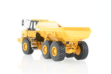 Load image into Gallery viewer, HO Brass CON CMC - Classic Mint Collectibles John Deere 250D Articulated Dump Truck Factory Painted
