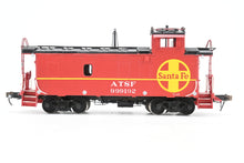 Load image into Gallery viewer, HO Brass CIL - Challenger Imports AT&amp;SF - Santa Fe Caboose Class CE-1 Peaked Roof FP No. 999192 1966-75 Version
