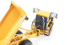 Load image into Gallery viewer, HO Brass CON CMC - Classic Mint Collectibles John Deere 250D Articulated Dump Truck Factory Painted

