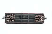 Load image into Gallery viewer, HOn3 Blackstone Models D&amp;RGW - Denver &amp; Rio Grande Western 30’ Economy Door Box Car Flying Grande Herald No. 3083
