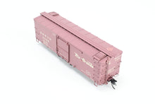 Load image into Gallery viewer, HOn3 Blackstone Models D&amp;RGW - Denver &amp; Rio Grande Western 30&#39; Box Car Flying Grande Herald No. 3425

