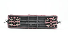 Load image into Gallery viewer, HOn3 Blackstone Models D&amp;RGW - Denver &amp; Rio Grande Western 30&#39; Box Car Flying Grande Herald No. 3425
