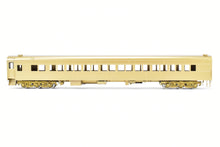 Load image into Gallery viewer, HO Brass Oriental Limited GN - Great Northern Heavyweight Streamstyled Deluxe Coach Nos. 944-949
