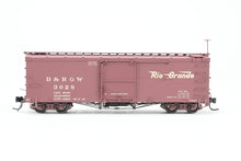 Load image into Gallery viewer, HOn3 Blackstone Models D&amp;RGW - Denver &amp; Rio Grande Western 30&#39; Box Car Flying Grande Herald No. 3028
