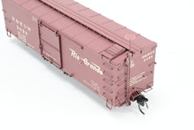 Load image into Gallery viewer, HOn3 Blackstone Models D&amp;RGW - Denver &amp; Rio Grande Western 30&#39; Box Car Flying Grande Herald No. 3028
