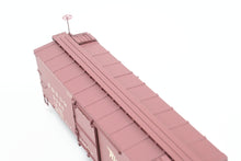 Load image into Gallery viewer, HOn3 Blackstone Models D&amp;RGW - Denver &amp; Rio Grande Western 30&#39; Box Car Flying Grande Herald No. 3028
