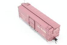 Load image into Gallery viewer, HOn3 Blackstone Models D&amp;RGW - Denver &amp; Rio Grande Western 30&#39; Box Car Flying Grande Herald No. 3044
