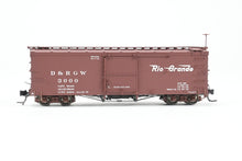 Load image into Gallery viewer, HOn3 Blackstone Models D&amp;RGW - Denver &amp; Rio Grande Western 30&#39; Box Car Flying Grande Herald No. 3000
