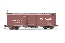 Load image into Gallery viewer, HOn3 Blackstone Models D&amp;RGW - Denver &amp; Rio Grande Western 30&#39; Box Car Flying Grande Herald No. 3000
