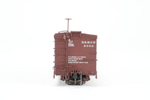 Load image into Gallery viewer, HOn3 Blackstone Models D&amp;RGW - Denver &amp; Rio Grande Western 30&#39; Box Car Flying Grande Herald No. 3000
