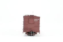 Load image into Gallery viewer, HOn3 Blackstone Models D&amp;RGW - Denver &amp; Rio Grande Western 30&#39; Box Car Flying Grande Herald No. 3000
