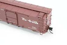 Load image into Gallery viewer, HOn3 Blackstone Models D&amp;RGW - Denver &amp; Rio Grande Western 30&#39; Box Car Flying Grande Herald No. 3000
