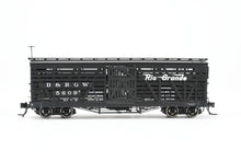 Load image into Gallery viewer, HOn3 Blackstone Models D&amp;RGW - Denver &amp; Rio Grande Western 5500 Series 30&#39; Double Deck Stock Car Flying Grande Herald No. 5609

